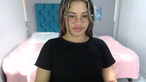 miacumgirl online show from July 7, 2026, 12:20 pm