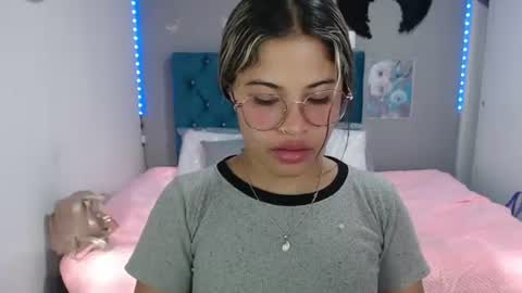 miacumgirl online show from July 10, 2026, 12:19 pm