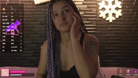 Snapshot of miadimota chatting on December 5, 2024, 3:48 am Mia online show from December 5, 2024, 3:48 am