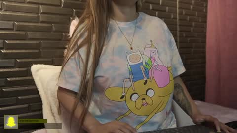 Snapshot of miadimota chatting on January 3, 2025, 6:33 am Mia online show from January 3, 2025, 6:33 am