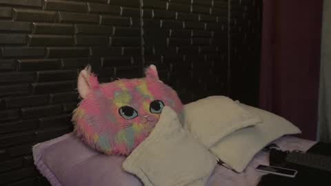 Snapshot of miadimota chatting on January 23, 2025, 6:49 am Mia online show from January 23, 2025, 6:49 am