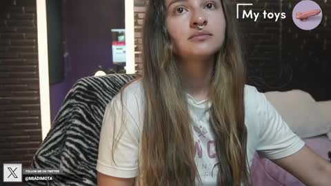 Snapshot of miadimota chatting on February 14, 2025, 5:51 am Mia online show from February 14, 2025, 5:51 am