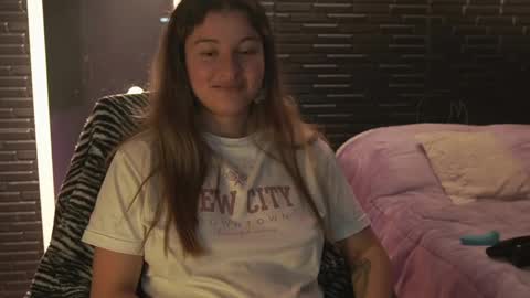 Snapshot of miadimota chatting on February 15, 2025, 4:25 am Mia online show from February 15, 2025, 4:25 am