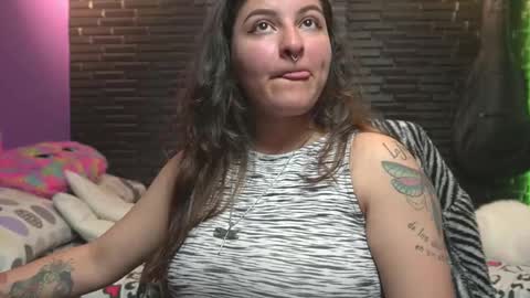 Snapshot of miadimota chatting on October 19, 2025, 4:46 am Mia online show from October 19, 2025, 4:46 am