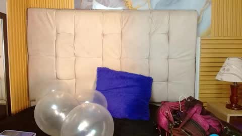 Snapshot of miadoll303av chatting on October 8, 2025, 2:25 pm miadoll303av online show from October 8, 2025, 2:25 pm