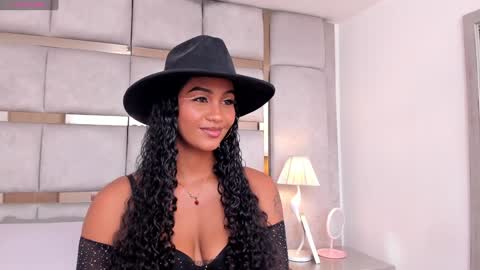 Snapshot of miaebony_ chatting on December 7, 2024, 7:54 pm Call me Mia online show from December 7, 2024, 7:54 pm