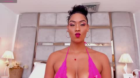 Snapshot of miaebony_ chatting on December 11, 2024, 7:25 pm Call me Mia online show from December 11, 2024, 7:25 pm