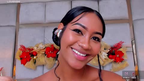 Snapshot of miaebony_ chatting on December 17, 2024, 11:16 pm Call me Mia online show from December 17, 2024, 11:16 pm