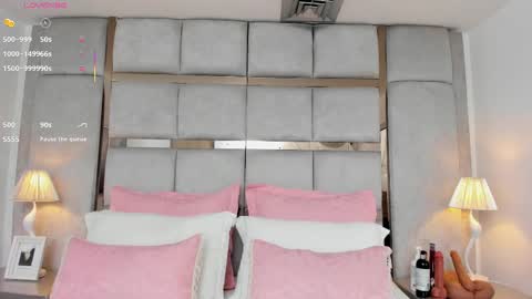 Snapshot of miaebony_ chatting on October 9, 2025, 8:40 pm Call me Mia online show from October 9, 2025, 8:40 pm