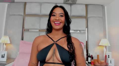 Snapshot of miaebony_ chatting on October 24, 2025, 9:22 pm Call me Mia online show from October 24, 2025, 9:22 pm
