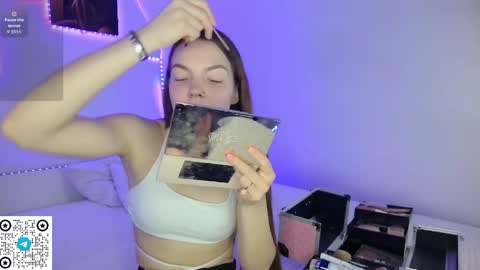 Mia online show from June 2, 2026, 2:35 am