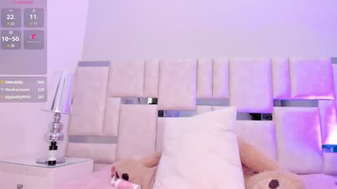 Mia  online show from January 10, 2025, 9:10 pm