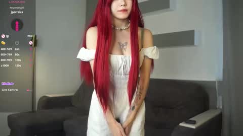 Snapshot of miagloww chatting on September 11, 2025, 9:42 am Mia online show from September 11, 2025, 9:42 am