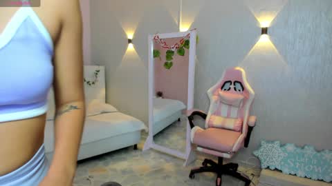 Mia Gomez online show from January 9, 2025, 1:13 pm