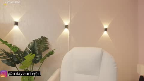 Mia Gomez online show from September 13, 2025, 12:16 pm