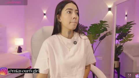 Mia Gomez online show from October 20, 2025, 12:27 pm