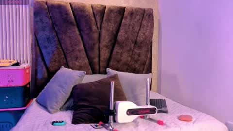 Snapshot of miagomezx chatting on February 4, 2026, 7:09 pm miagomezx online show from February 4, 2026, 7:09 pm