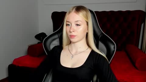 Snapshot of miagraces chatting on September 15, 2025, 5:35 pm Mia online show from September 15, 2025, 5:35 pm