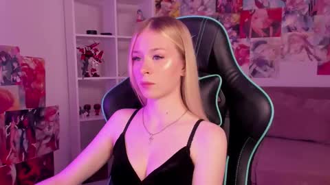 Snapshot of miagraces chatting on September 19, 2025, 5:24 pm Mia online show from September 19, 2025, 5:24 pm