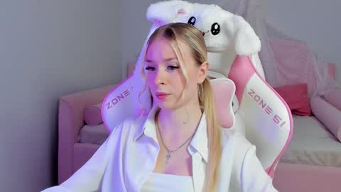 Snapshot of miagraces chatting on September 20, 2025, 5:47 pm Mia online show from September 20, 2025, 5:47 pm