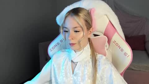 Snapshot of miagraces chatting on October 14, 2025, 6:20 pm Mia online show from October 14, 2025, 6:20 pm