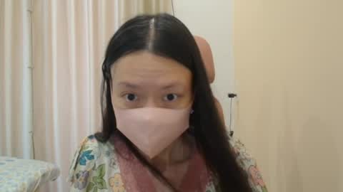 miahchan68 online show from April 4, 2026, 3:49 am