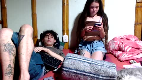 Snapshot of miahells chatting on April 9, 2026, 6:19 am Mia Sam online show from April 9, 2026, 6:19 am