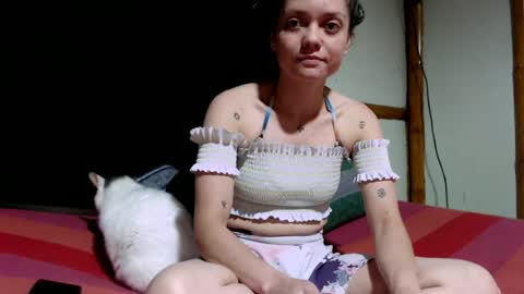 Snapshot of miahells chatting on May 4, 2026, 10:39 pm Mia Sam online show from May 4, 2026, 10:39 pm