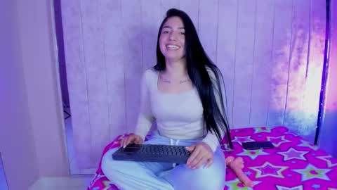 Mia online show from March 6, 2026, 3:47 am