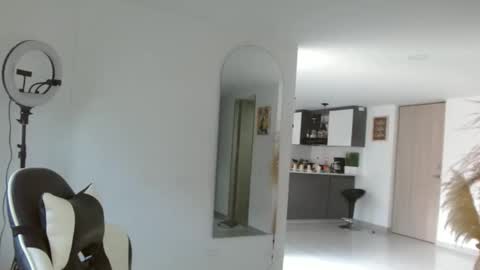 miahott19 online show from November 9, 2025, 6:17 pm
