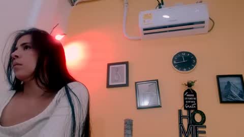 Snapshot of miajuice18 chatting on July 19, 2026, 1:20 am mia online show from July 19, 2026, 1:20 am