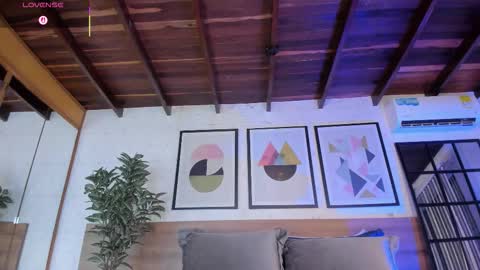 Mia  online show from November 29, 2025, 3:42 am