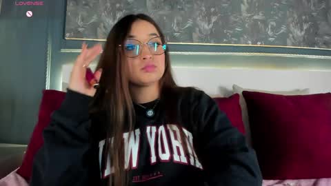 Mia  online show from June 2, 2026, 3:41 am