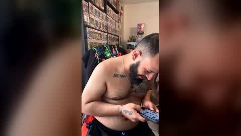 Mark online show from April 22, 2026, 5:25 pm