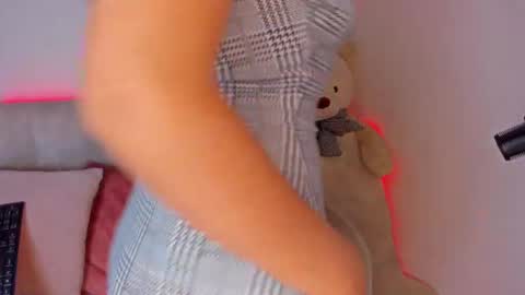 miakris1 online show from February 21, 2025, 3:23 am