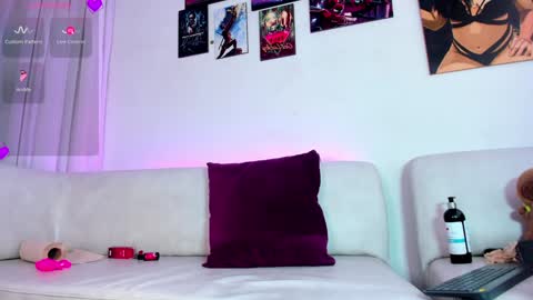 Snapshot of miakush_ chatting on February 8, 2025, 7:16 pm Mia online show from February 8, 2025, 7:16 pm