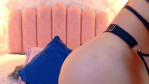 Mia online show from March 6, 2026, 4:09 am