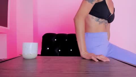 Mia Lenox online show from February 20, 2025, 4:39 am