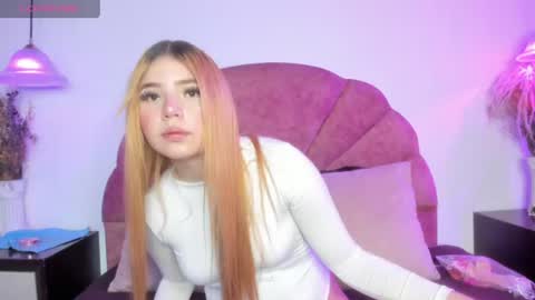 mialuxee_ online show from July 19, 2026, 2:43 pm