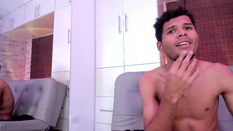 Mia online show from March 1, 2025, 10:21 pm