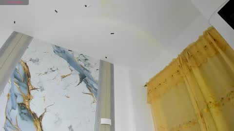 mialuxxi online show from March 21, 2026, 8:30 am