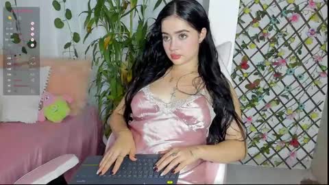 Snapshot of miamaiha chatting on December 2, 2024, 10:01 pm mia 600am-1000am Colombia time online show from December 2, 2024, 10:01 pm