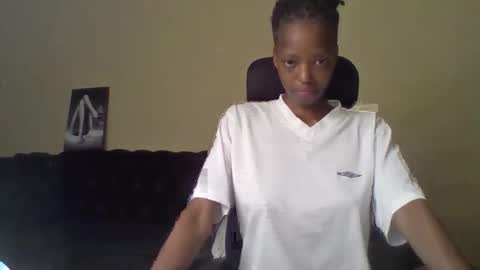 Snapshot of miami_muffin chatting on April 12, 2026, 6:18 am Muffin online show from April 12, 2026, 6:18 am