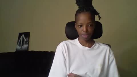 Snapshot of miami_muffin chatting on April 16, 2026, 1:23 pm Muffin online show from April 16, 2026, 1:23 pm