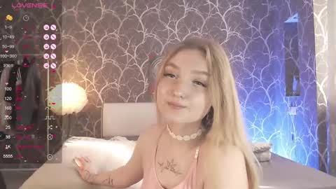 Snapshot of miamiameow chatting on May 9, 2026, 2:55 pm Mia online show from May 9, 2026, 2:55 pm