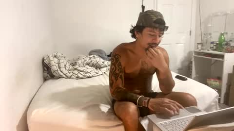 Snapshot of miamiclos1 chatting on February 1, 2026, 1:26 am miamiclos1 online show from February 1, 2026, 1:26 am