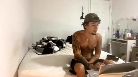 Snapshot of miamiclos1 chatting on February 6, 2026, 2:42 pm miamiclos1 online show from February 6, 2026, 2:42 pm