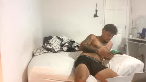 Snapshot of miamiclos1 chatting on February 21, 2026, 3:40 am miamiclos1 online show from February 21, 2026, 3:40 am