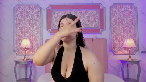 Mia   -5 7001400 Follow  online show from March 5, 2025, 12:33 pm