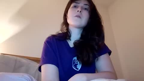 miamoon123 online show from December 5, 2024, 8:22 pm